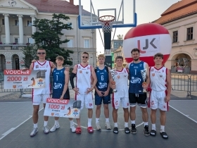 Drużyna UJK Kielce wygrała turniej koszykówki MOSiR Basket Cup 2025 na kieleckim Rynku